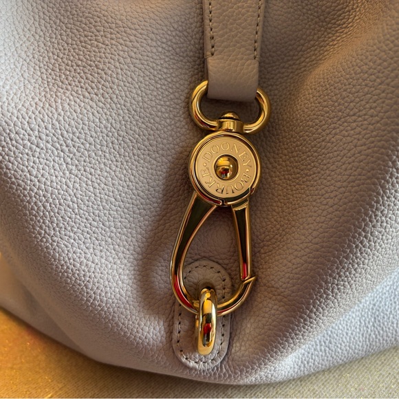 Dooney and Bourke shoulder bag - Picture 5 of 12